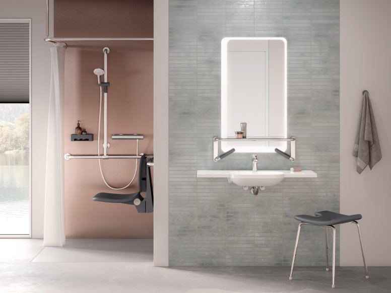 Barrier-free care bathroom with washbasin and shower area